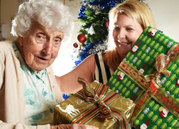 7 Great Gift Ideas for Seniors Living with Alzheimer’s